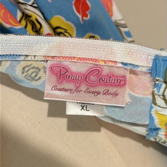 Mary Blair lips and roses circle skirt - Picture 6 of 7